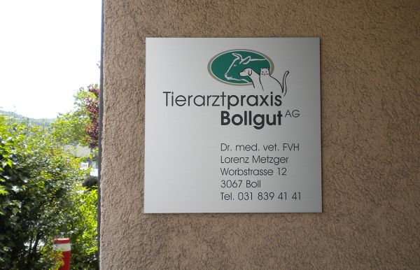 Aluschild Tierarztpraxis Bollgut, Boll.jpg