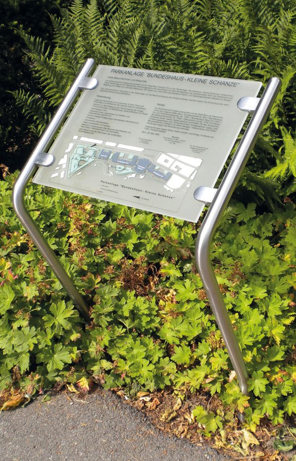 Metallstaender Kleine Schanze, Bern.jpg